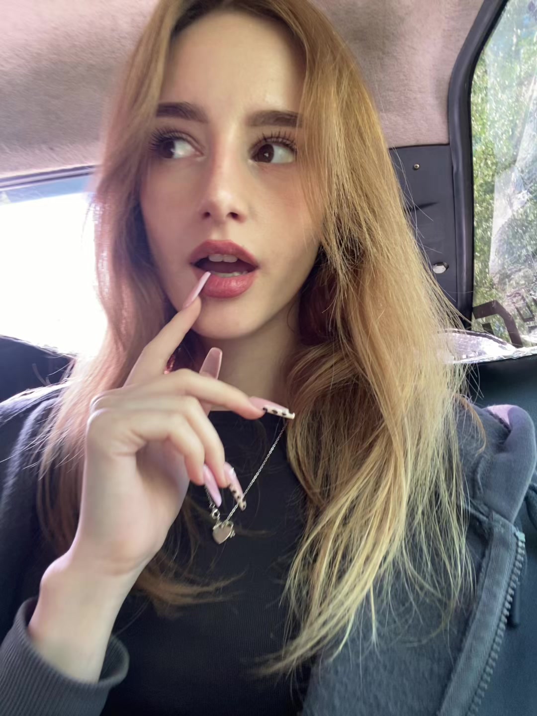 @gs.