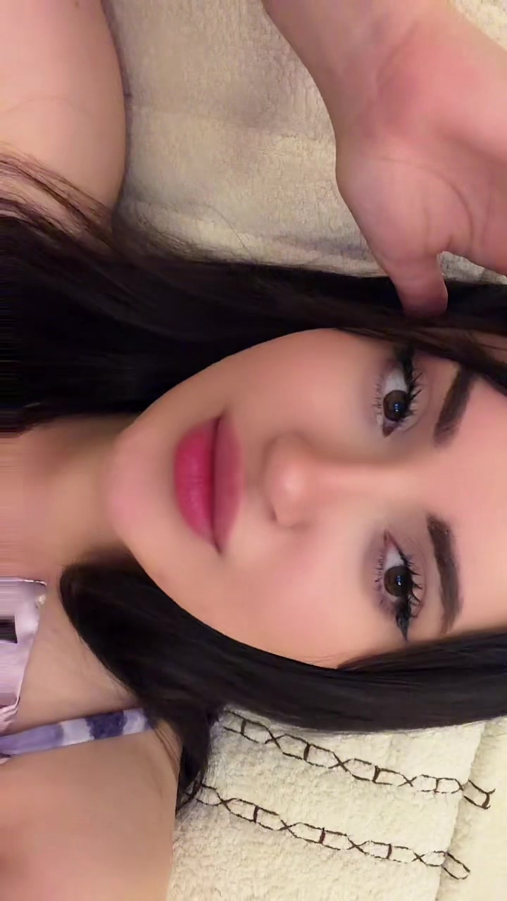 @Ava