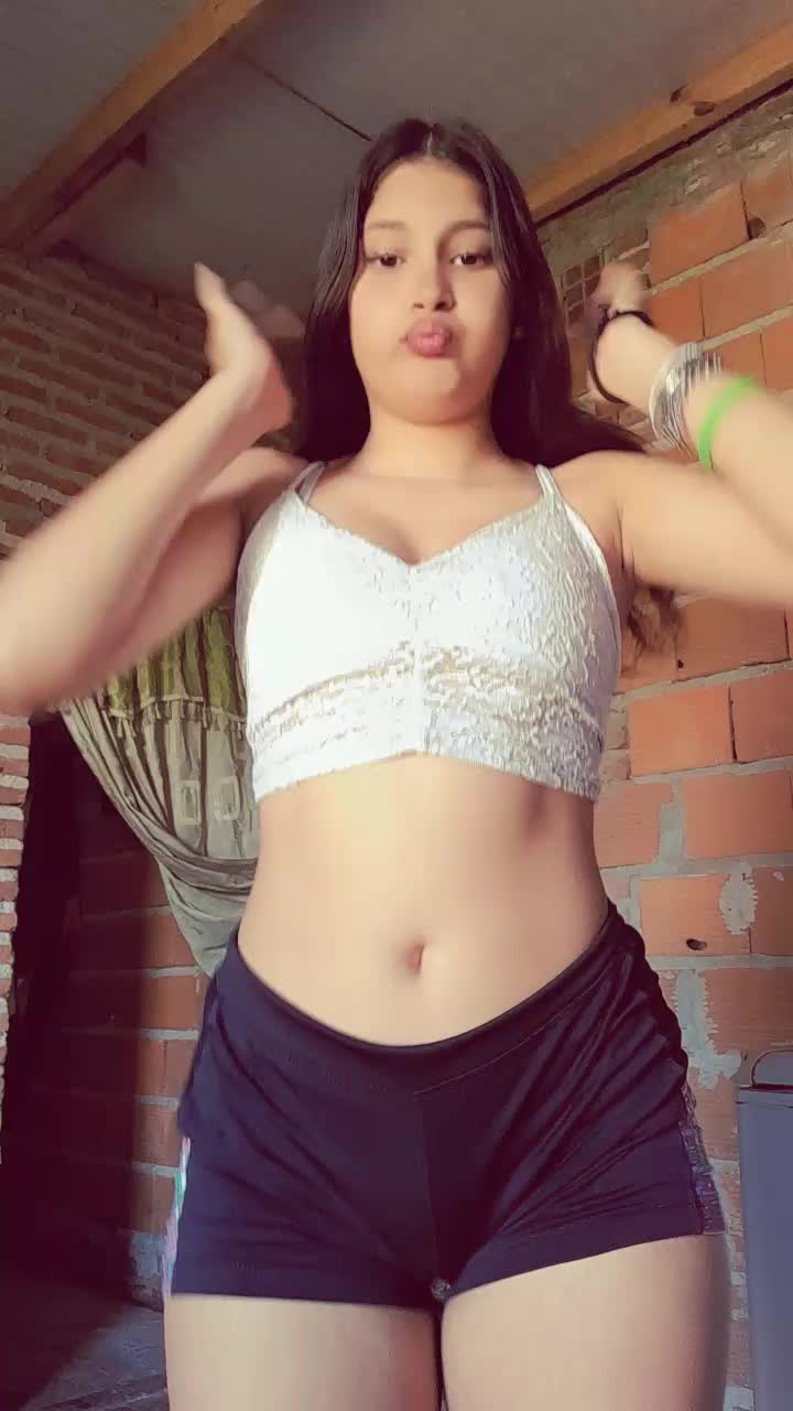 @𝓜𝓮𝓵𝓲𝓷𝓪𝓪𝓟𝓮𝓵𝓸𝔃𝓸𝓸🦋