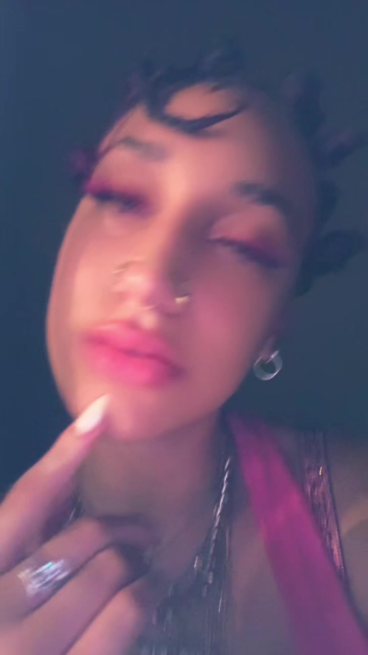 @Nichole_11_