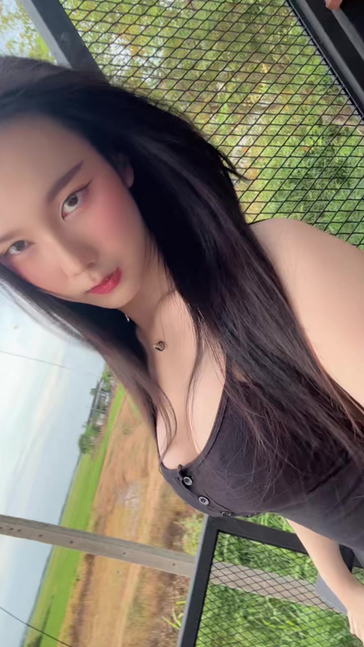 @ลูกไม้สีดำ🦋