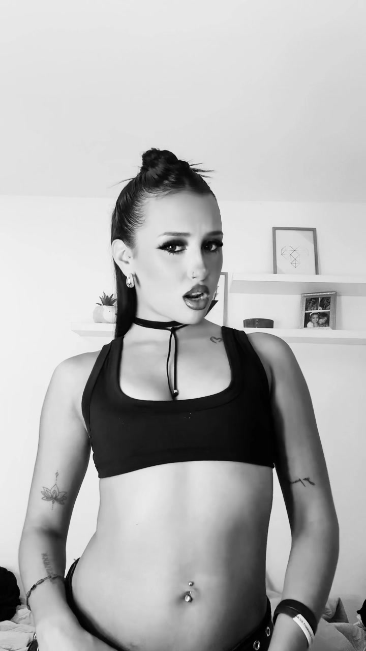 @moreburriel_