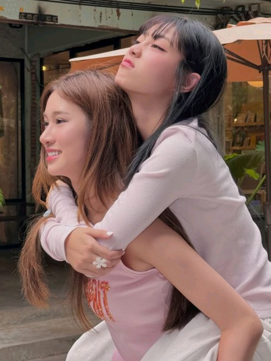@๐ซ๐ฑ(โแดฅโส)