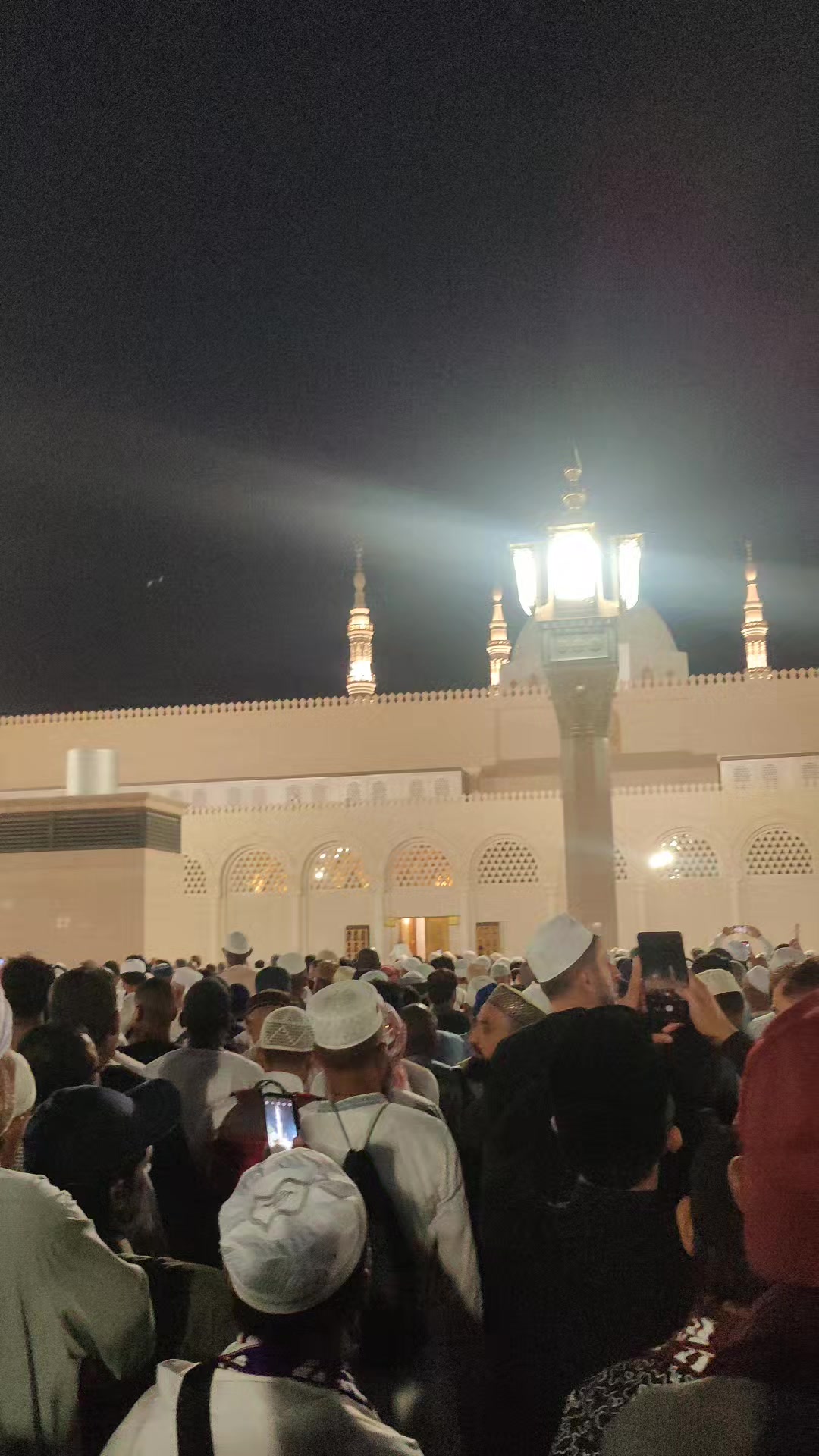 @𝑙𝑎𝑑𝑙𝑎ℎ  بلوچ💕