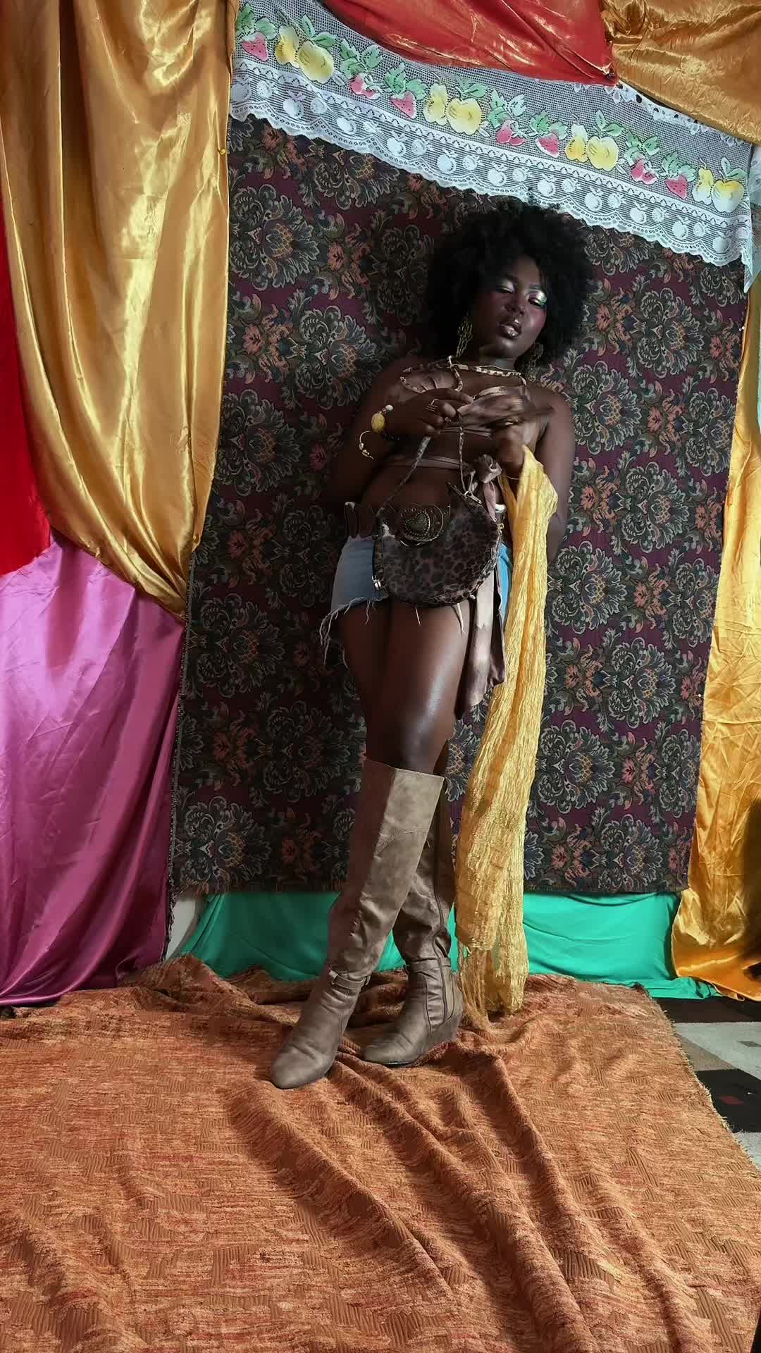 @tinaa_starra