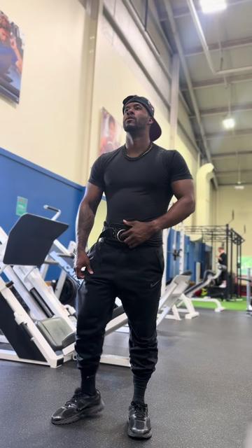 @q.exoutfit