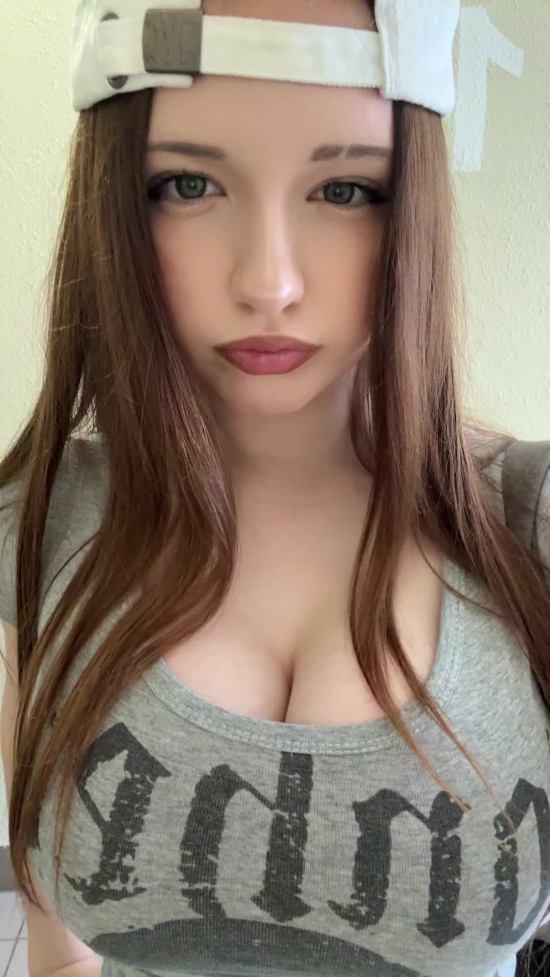 @Ищу девушку пиши я