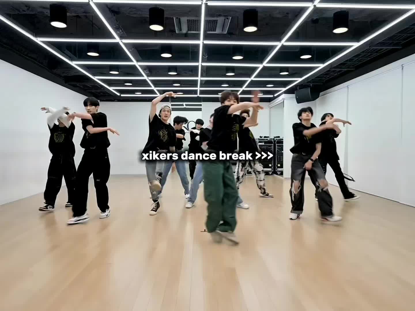 @여우현
