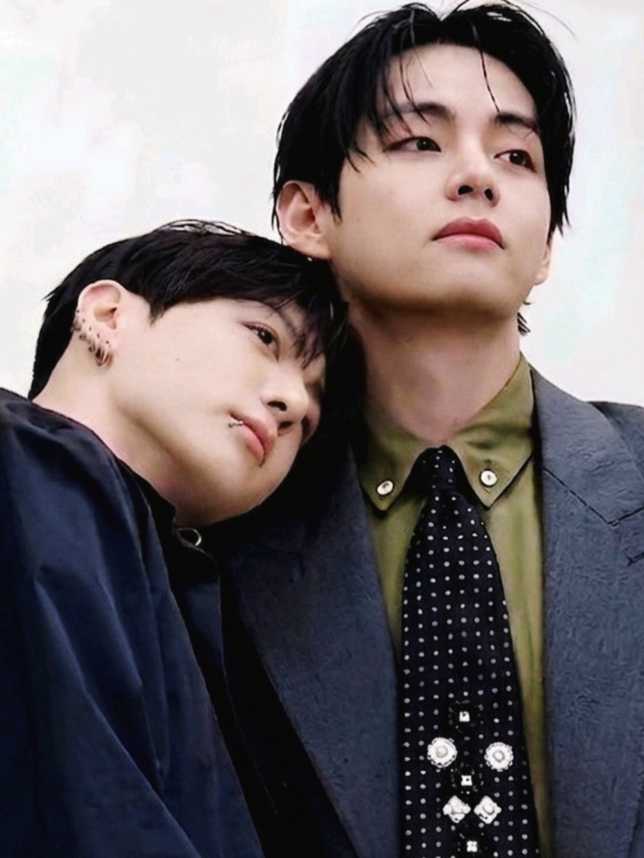 @๐ฌ๐๐๐บโท