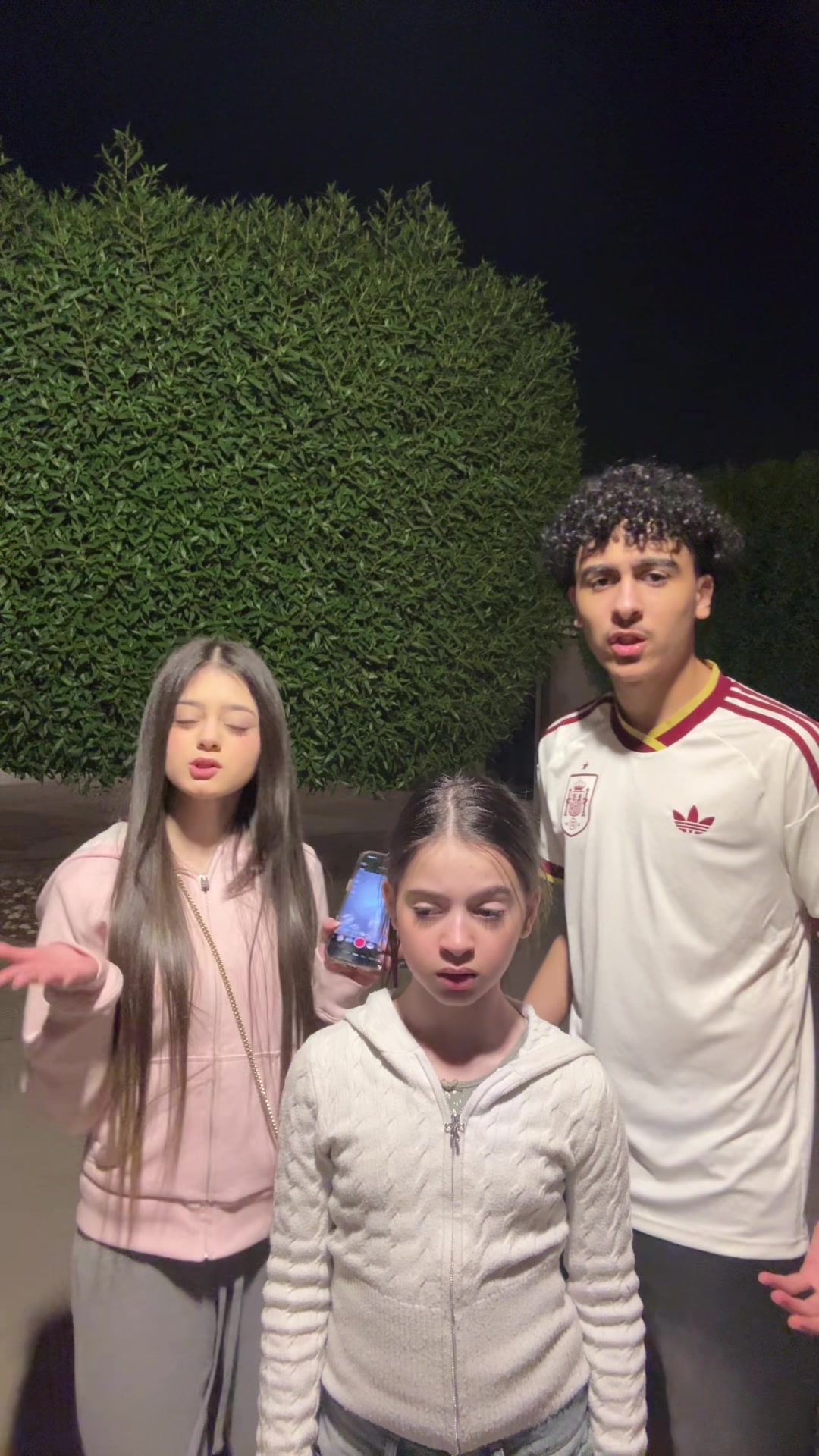 @𝐀𝐝𝐡𝐚𝐦𝐲𝐲