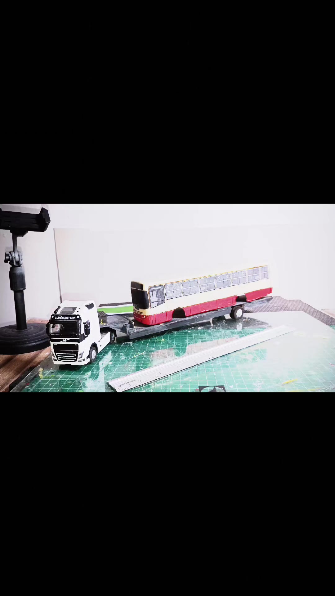@Allf. Omnibus miniaturas