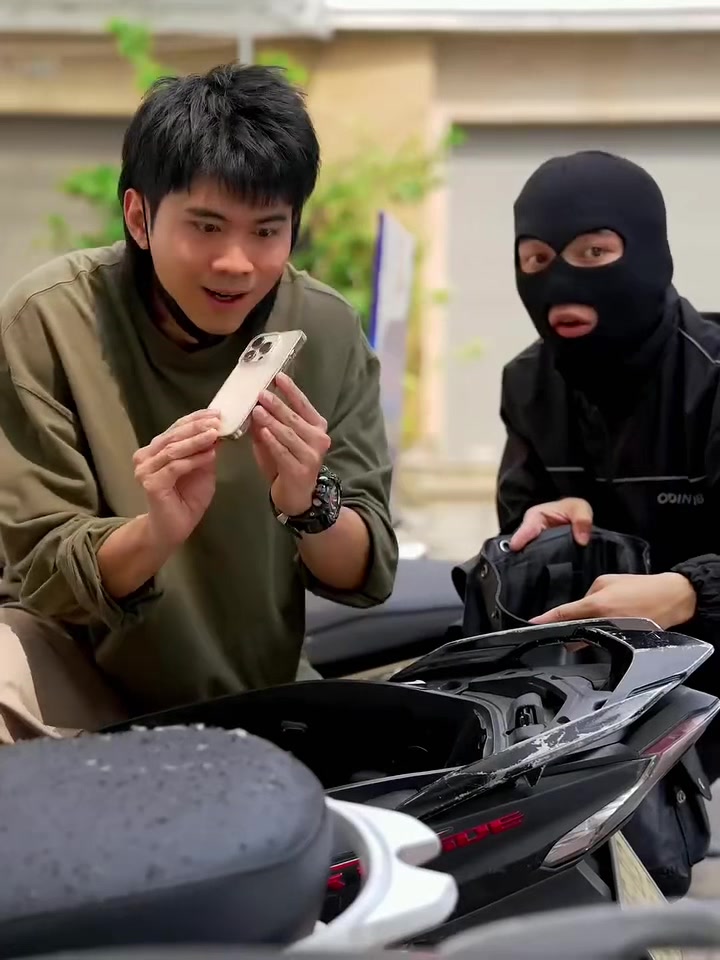 @Cả Rổ Phim