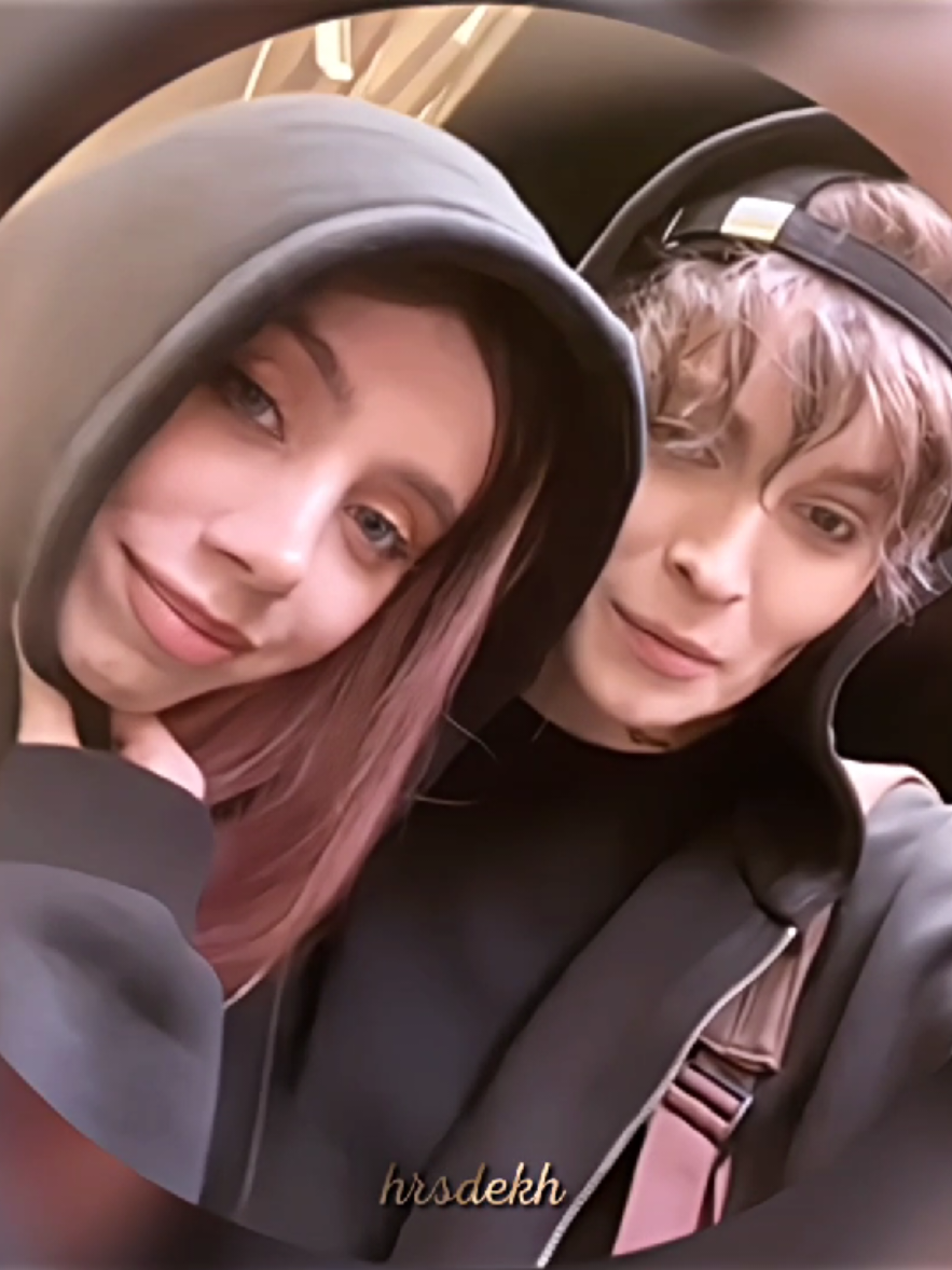 @𝐥𝐚𝐯𝐢𝐧𝐢𝐚 𝐫'.🖤