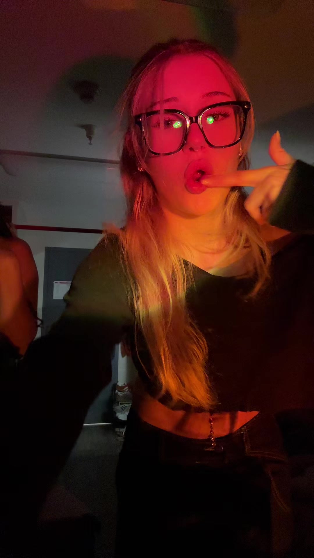 @bella