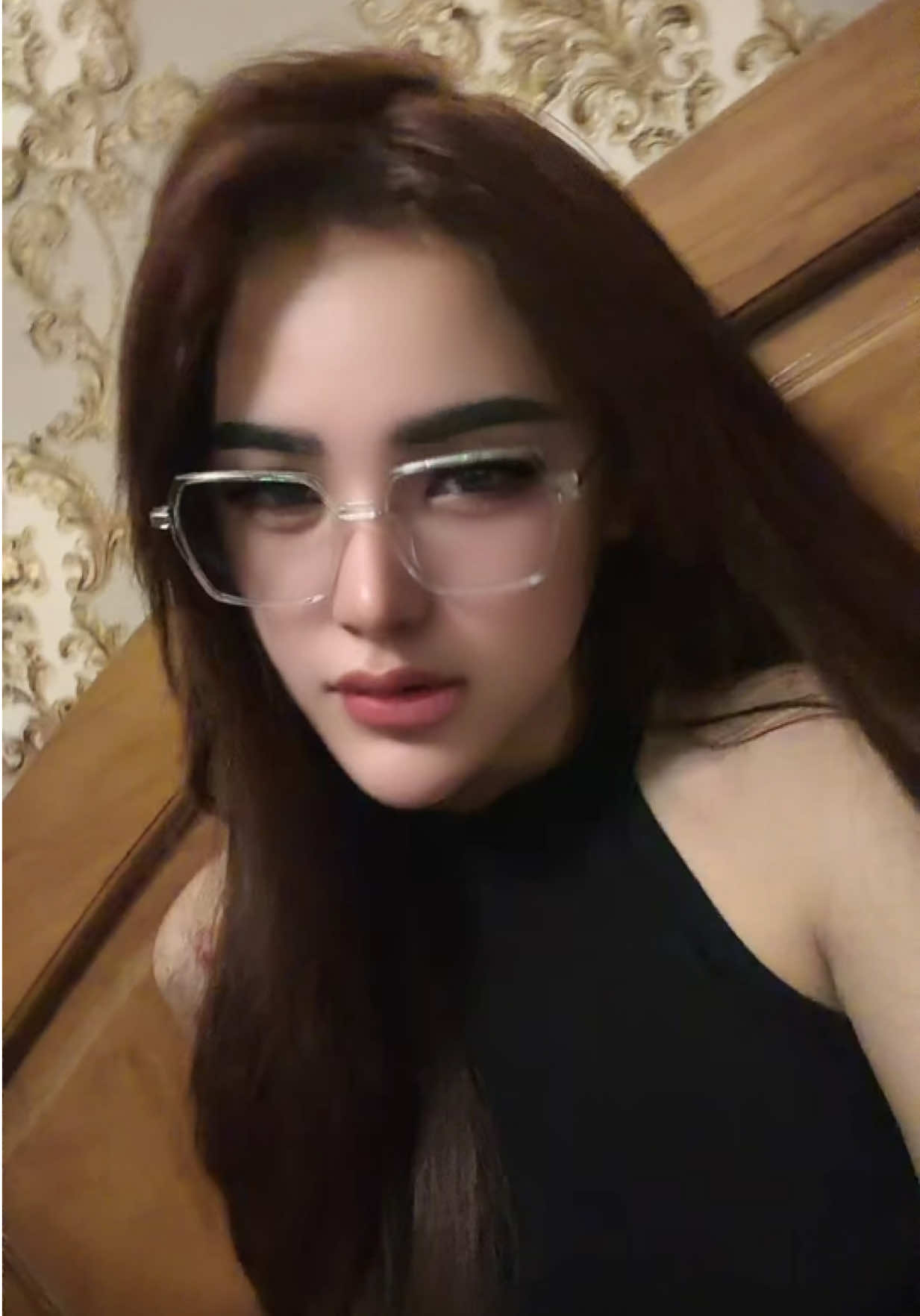 @𝐂𝐇𝐄𝐋𝐋𝐎𝐖💋