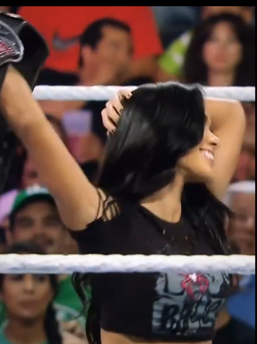 @AJ LEE