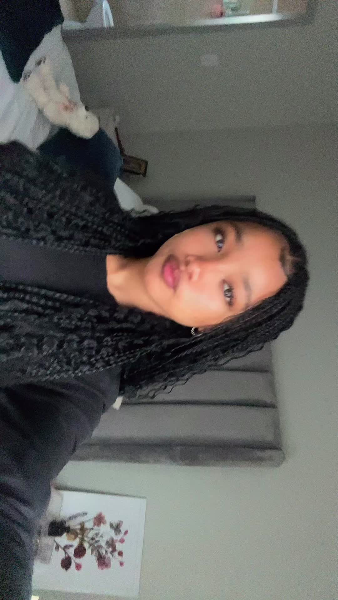 @🧎