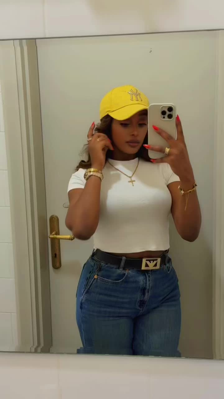 @𝚀𝚞𝚎𝚎𝚗👸𝚘𝚏 my 𝚘𝚠𝚗 🌍