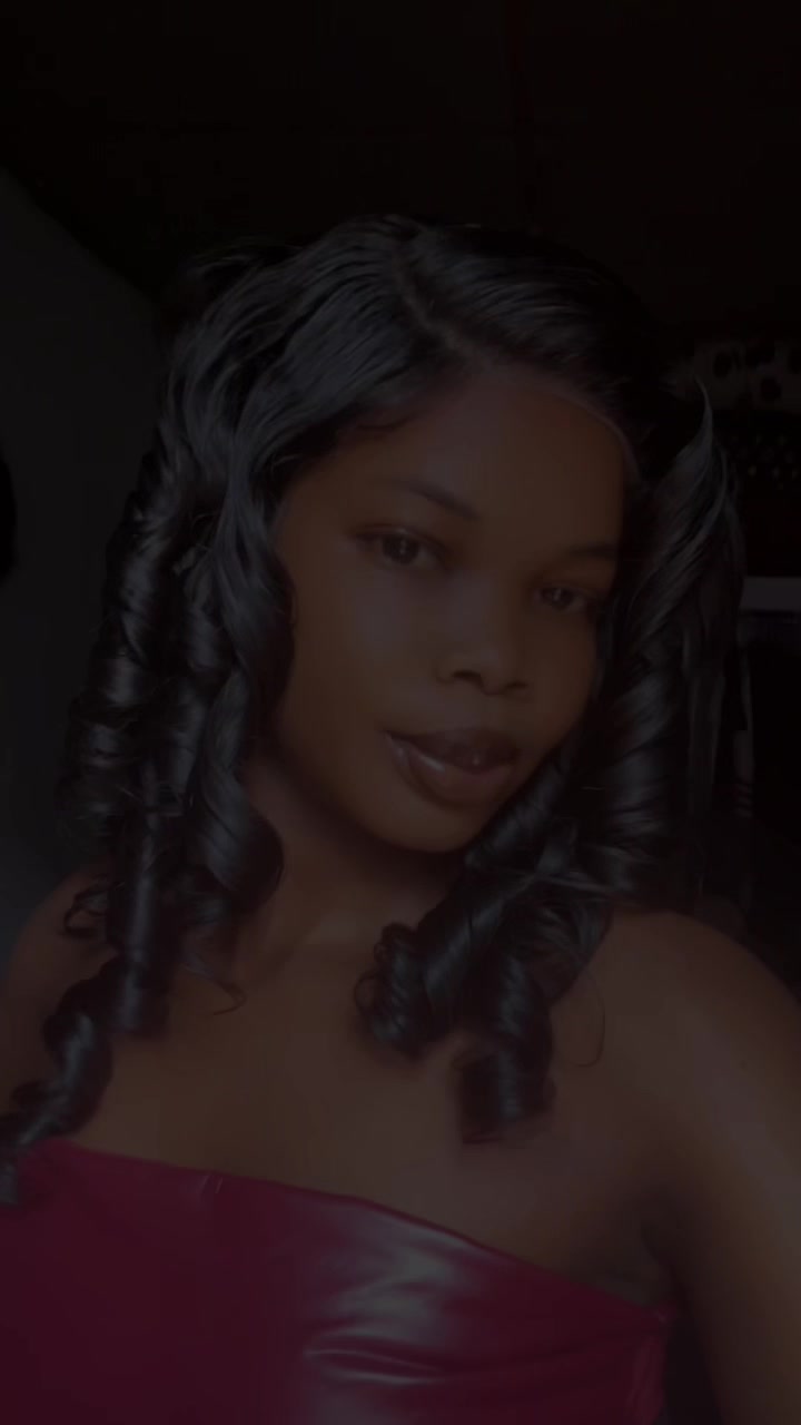 @queencyelizabeth