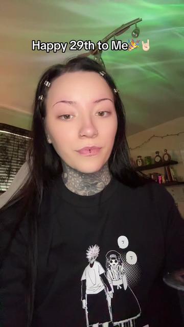 @alieneve