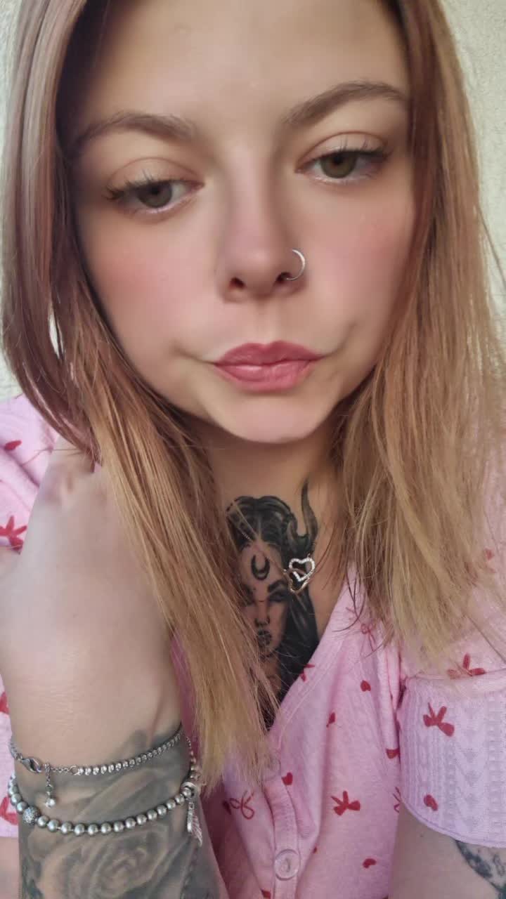 @Peach_Janina