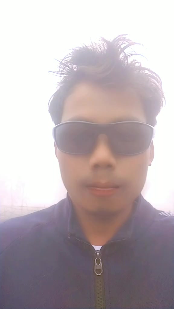 @RaZ bOoN .cY  (&bull;_&bull;) Vai