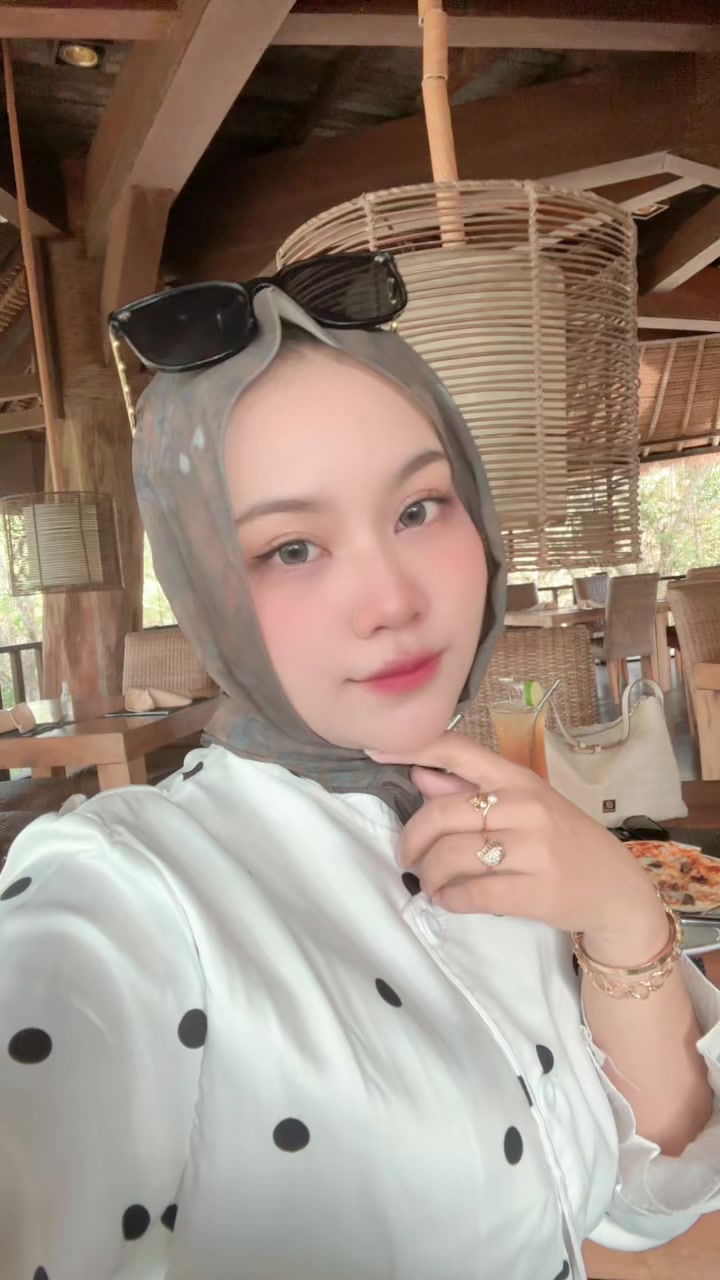 @Ana
