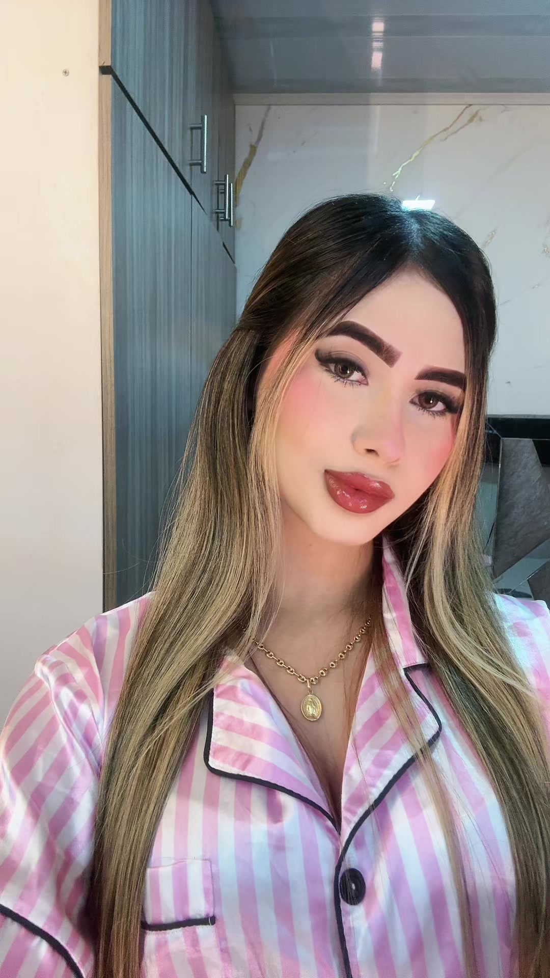 @𝓥