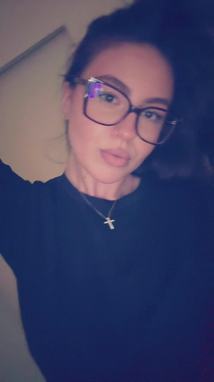 @🦅