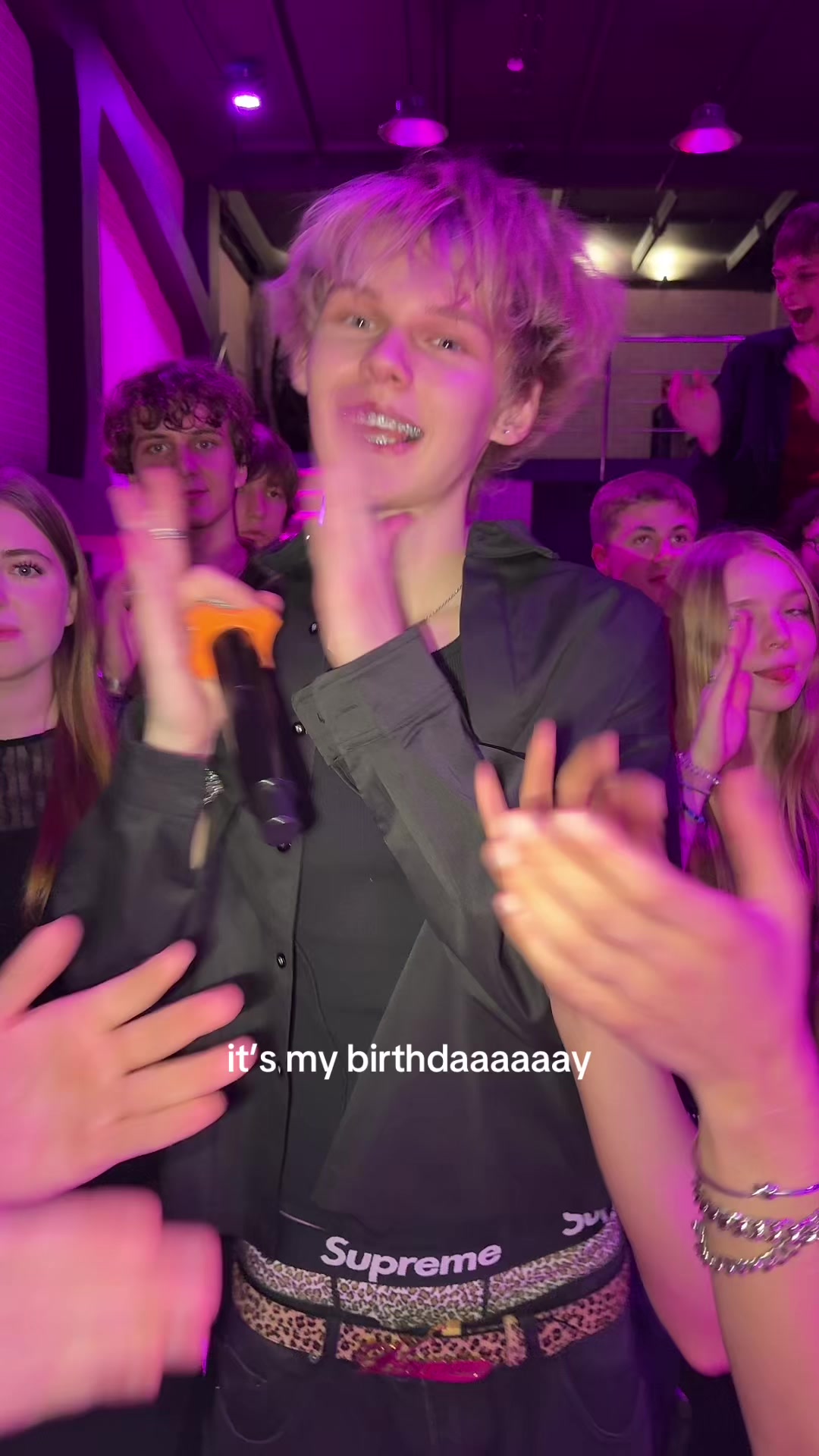 @HOLLIKLIN