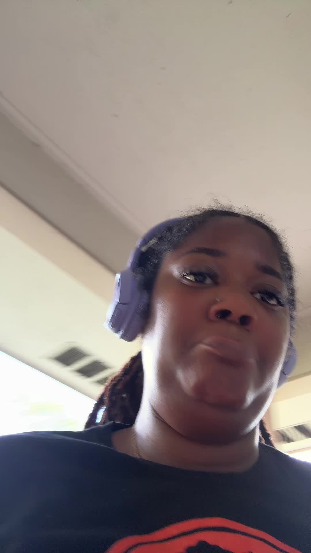 @Neshia_Nesh