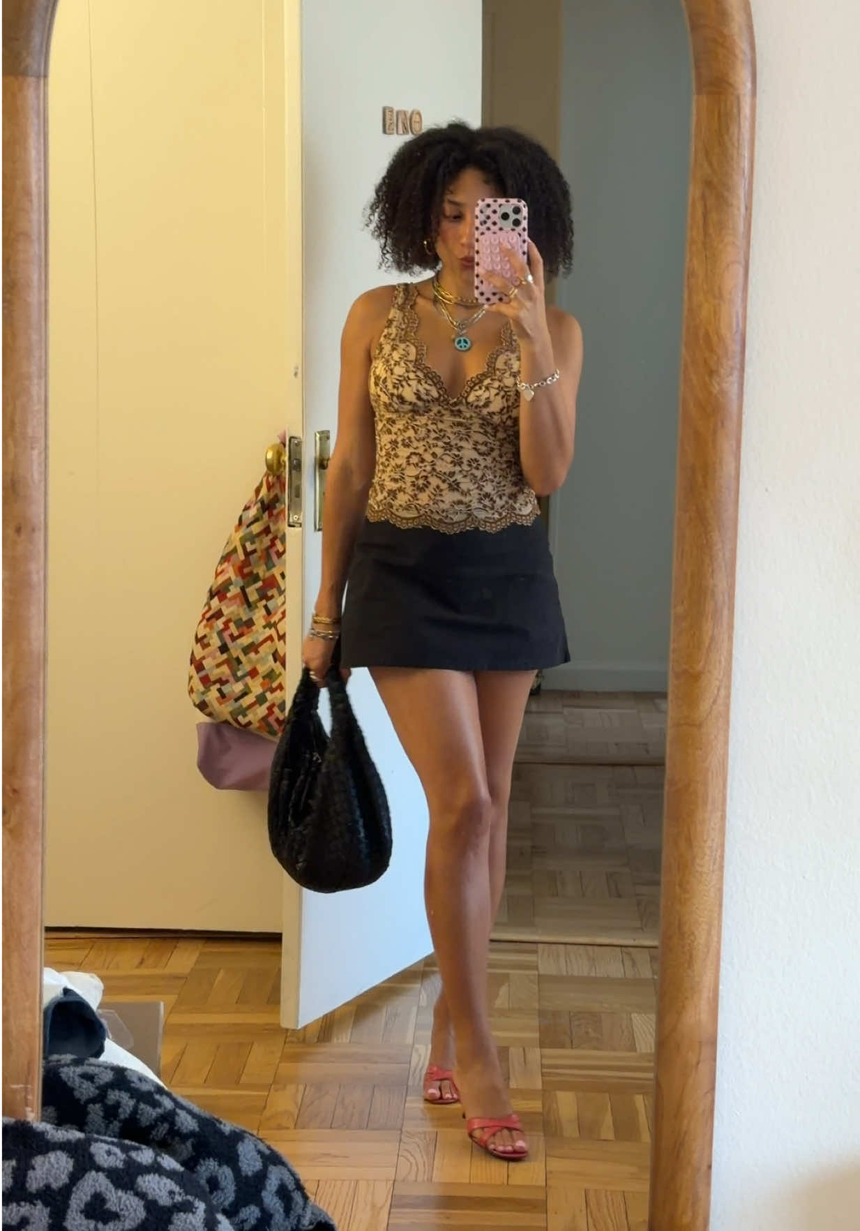 @nia