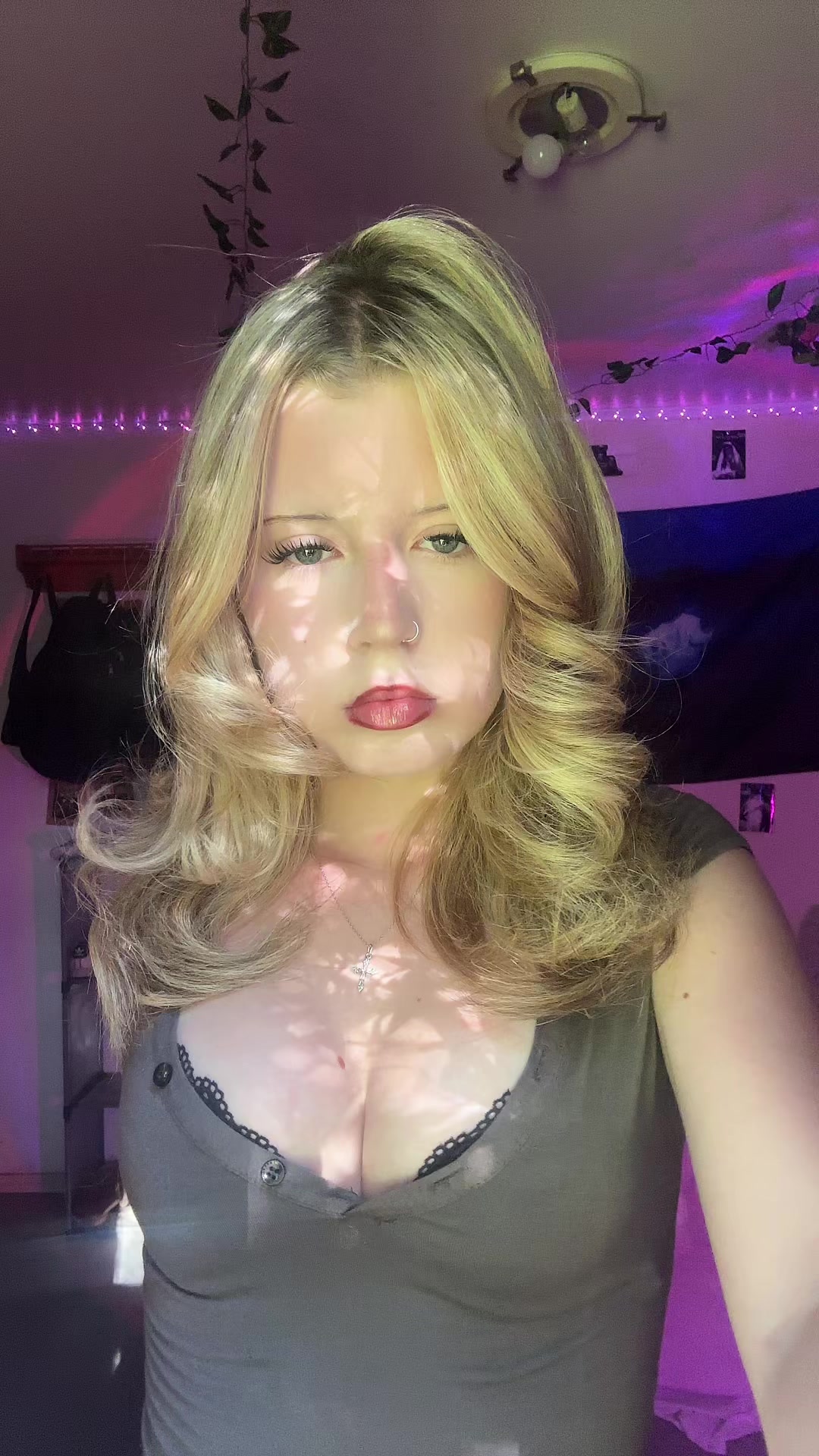 @Bella