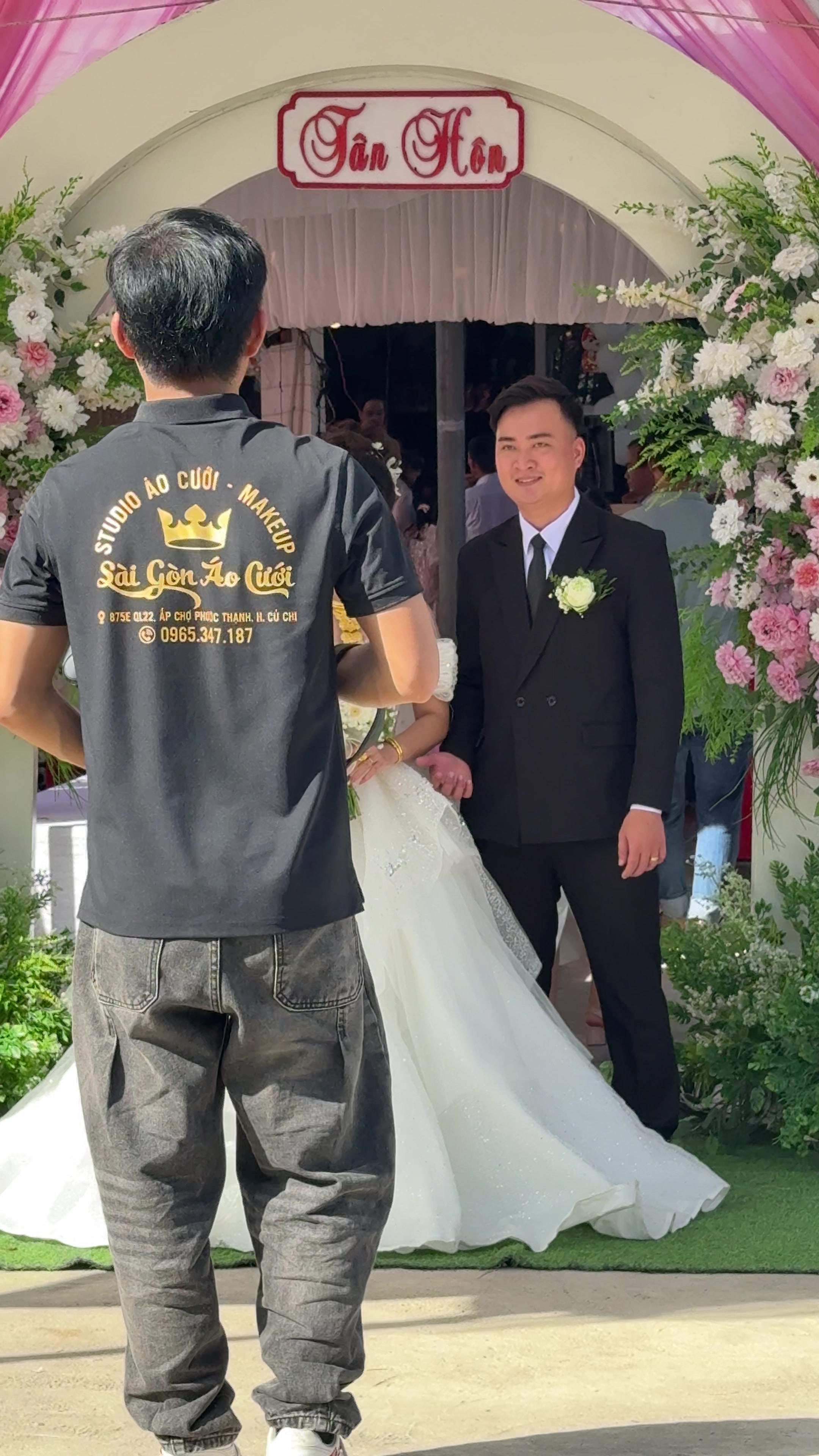 @S&acirc;m Nguyễn s&agrave;i g&ograve;n &aacute;o cưới