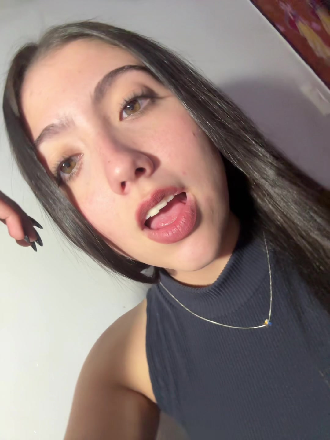 @whoisvickyy