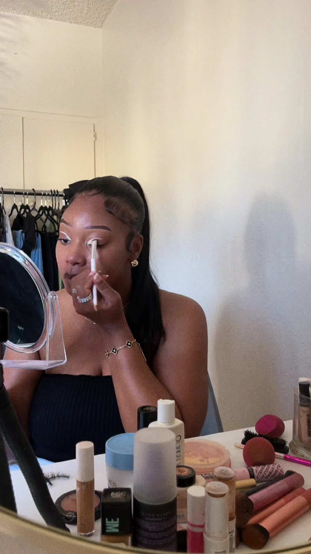 @Lala