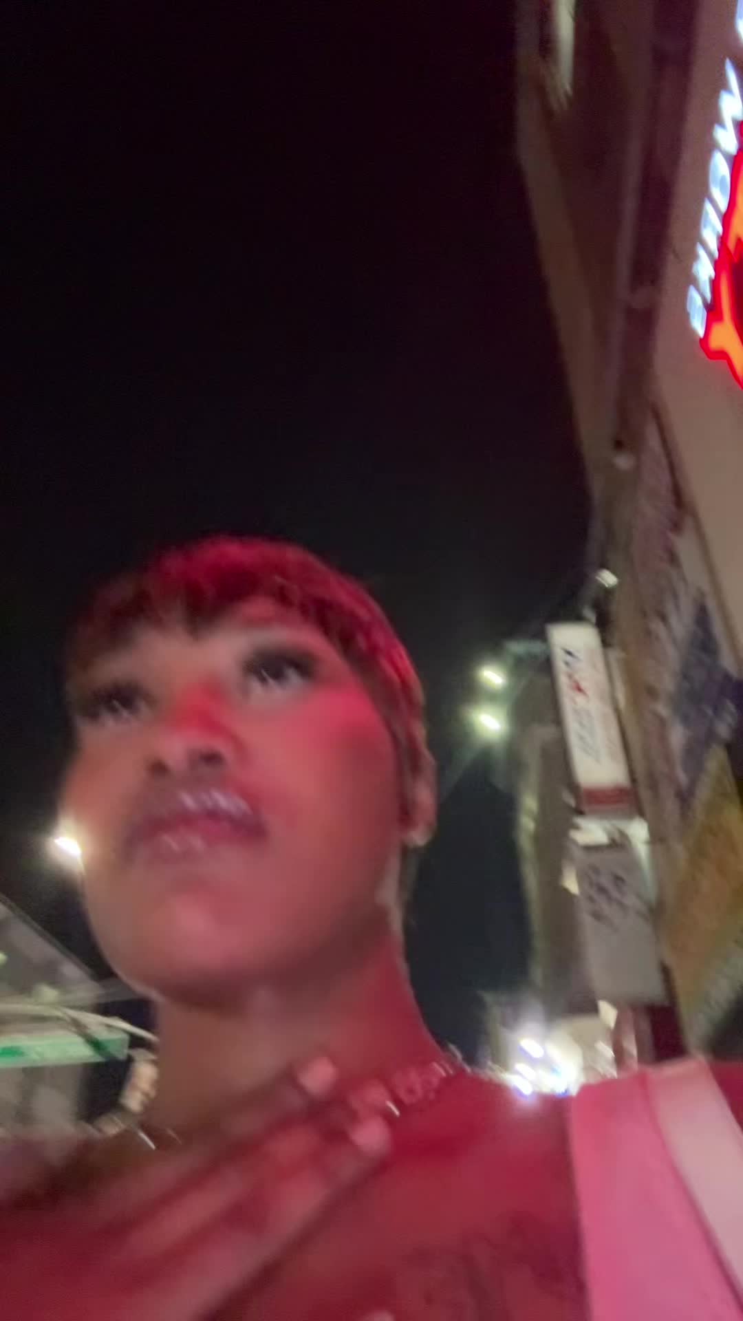 @itsnotmekeepscrolling