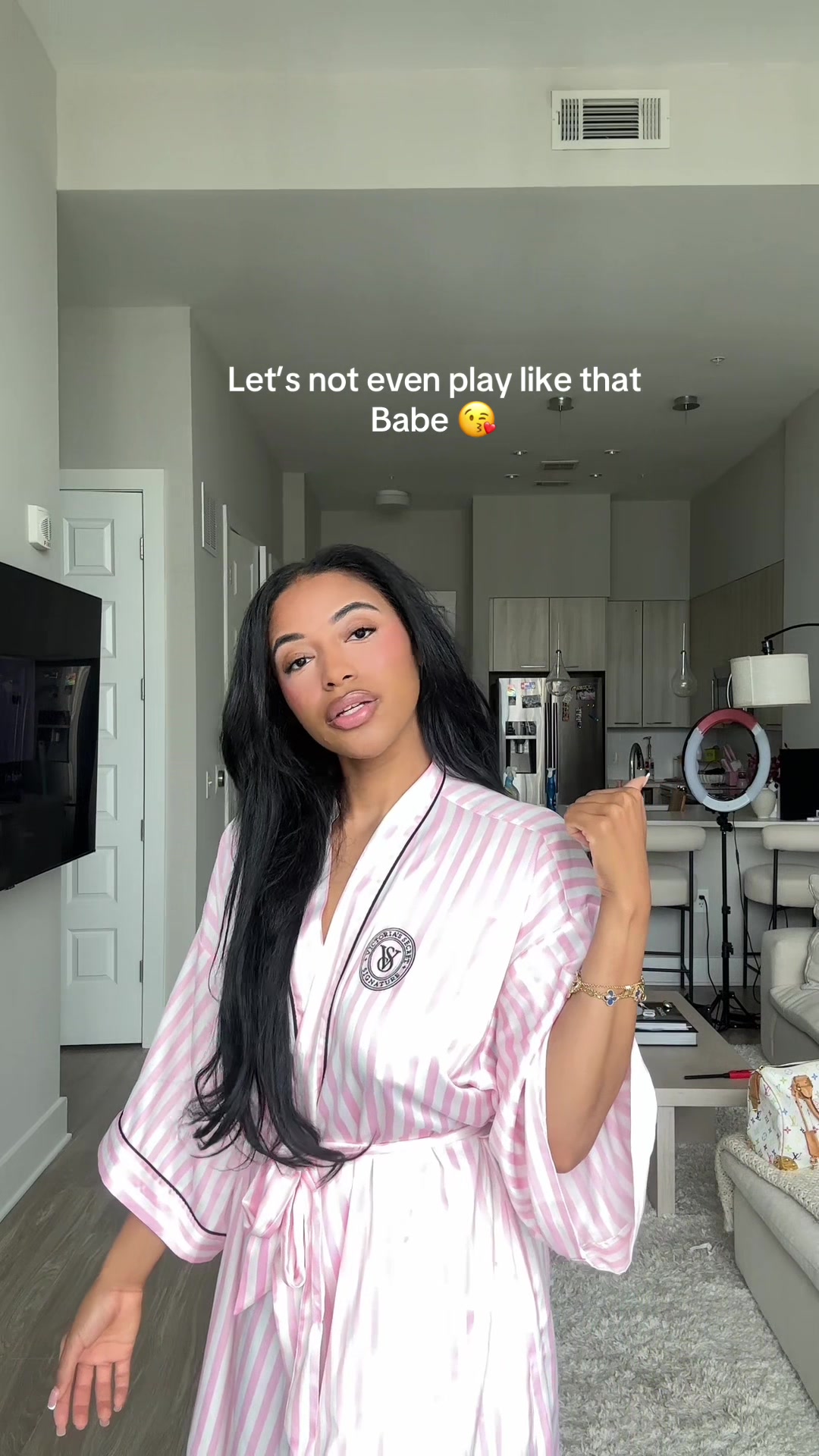 @AYANIS