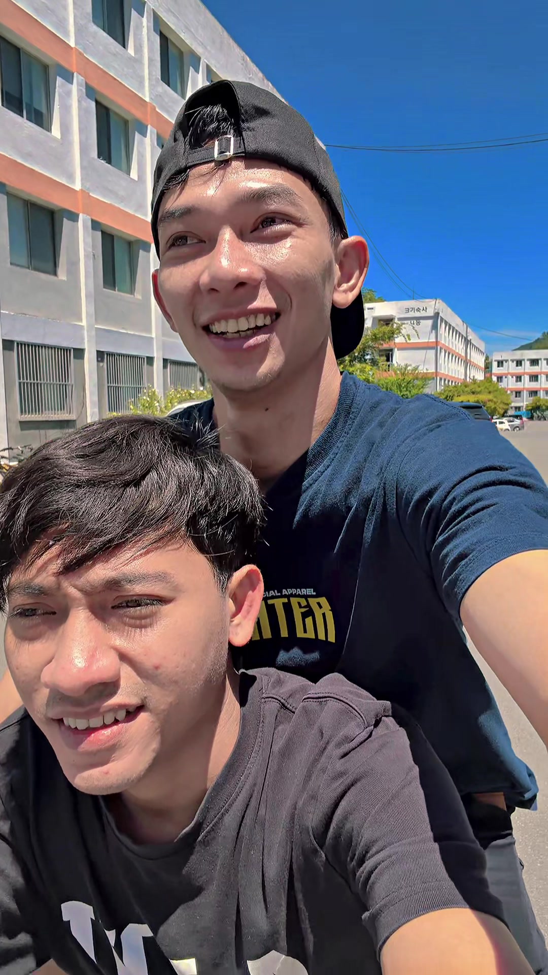 @Dans