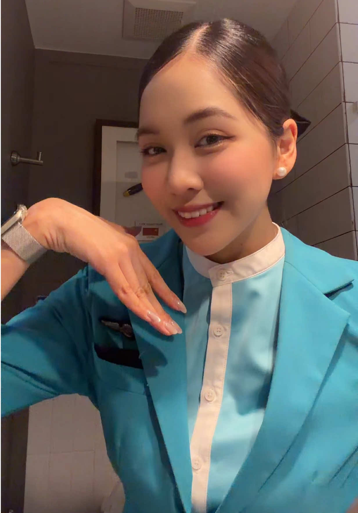 @。◕‿◕。