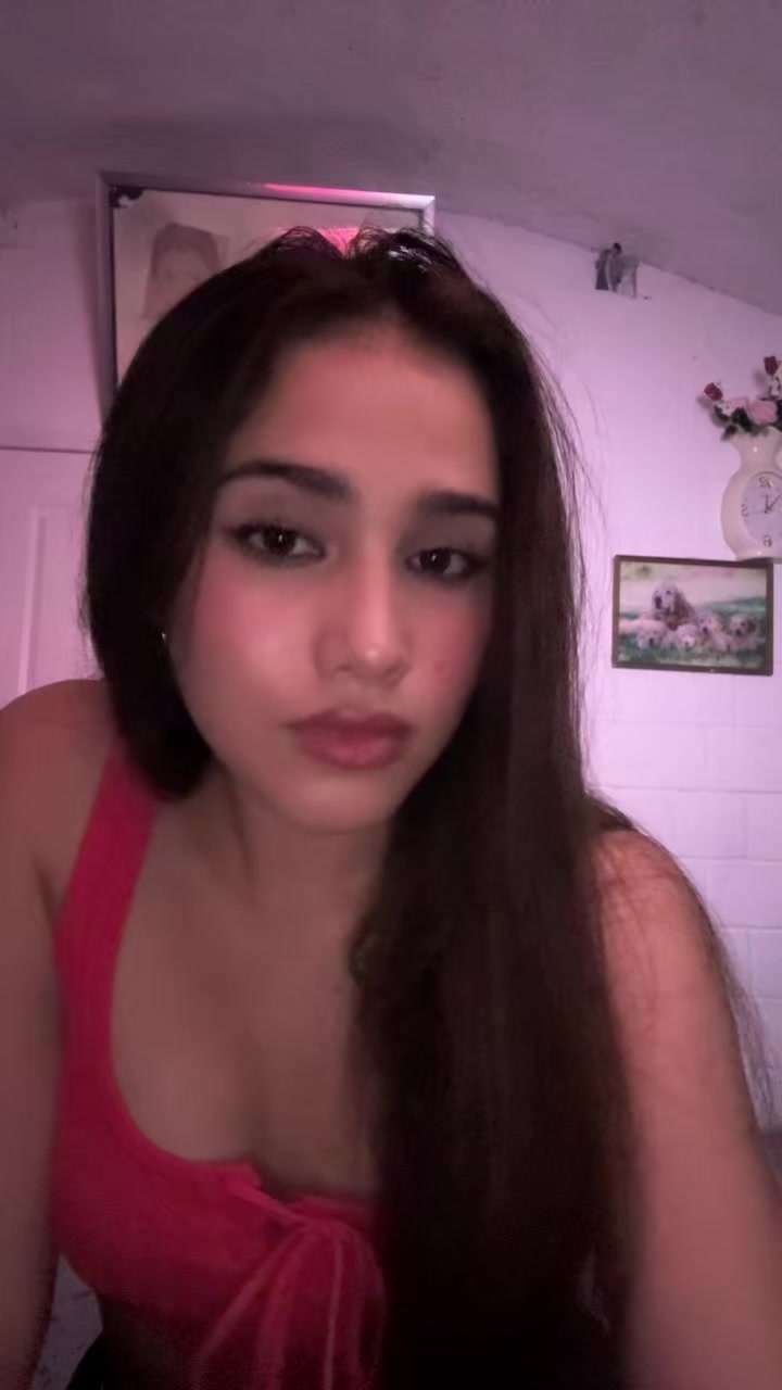 @julicraxker7
