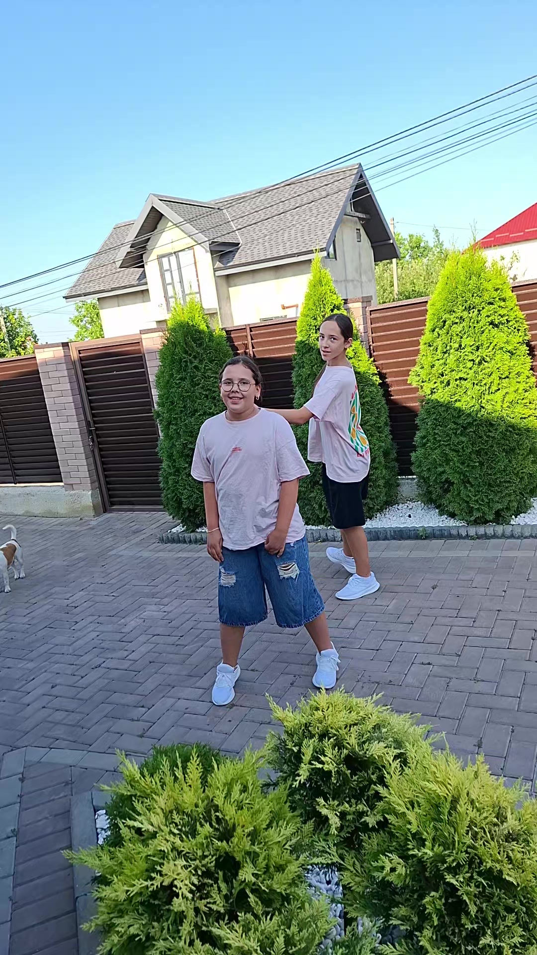 @Ana