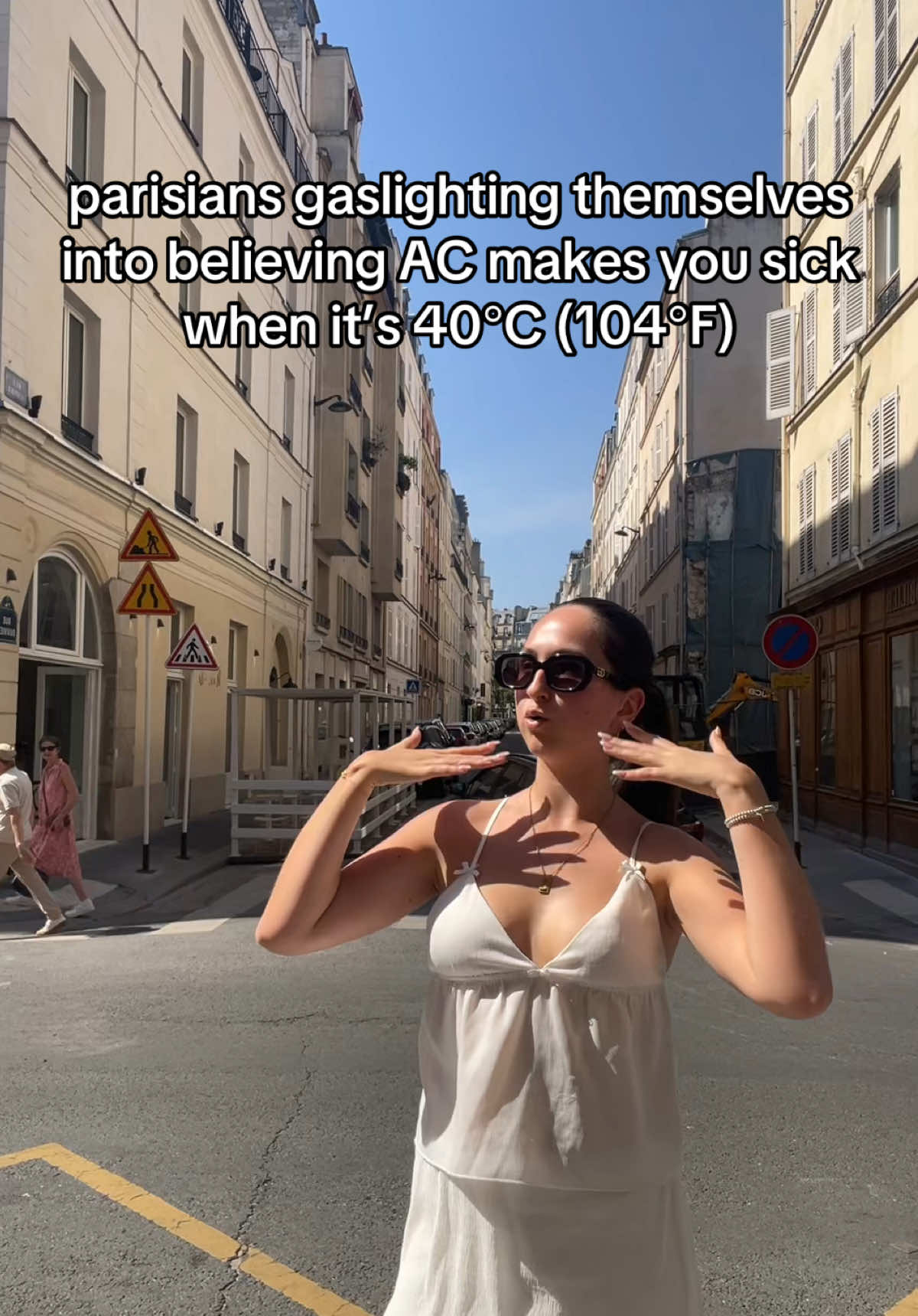 @ZOE IN PARIS 🇫🇷