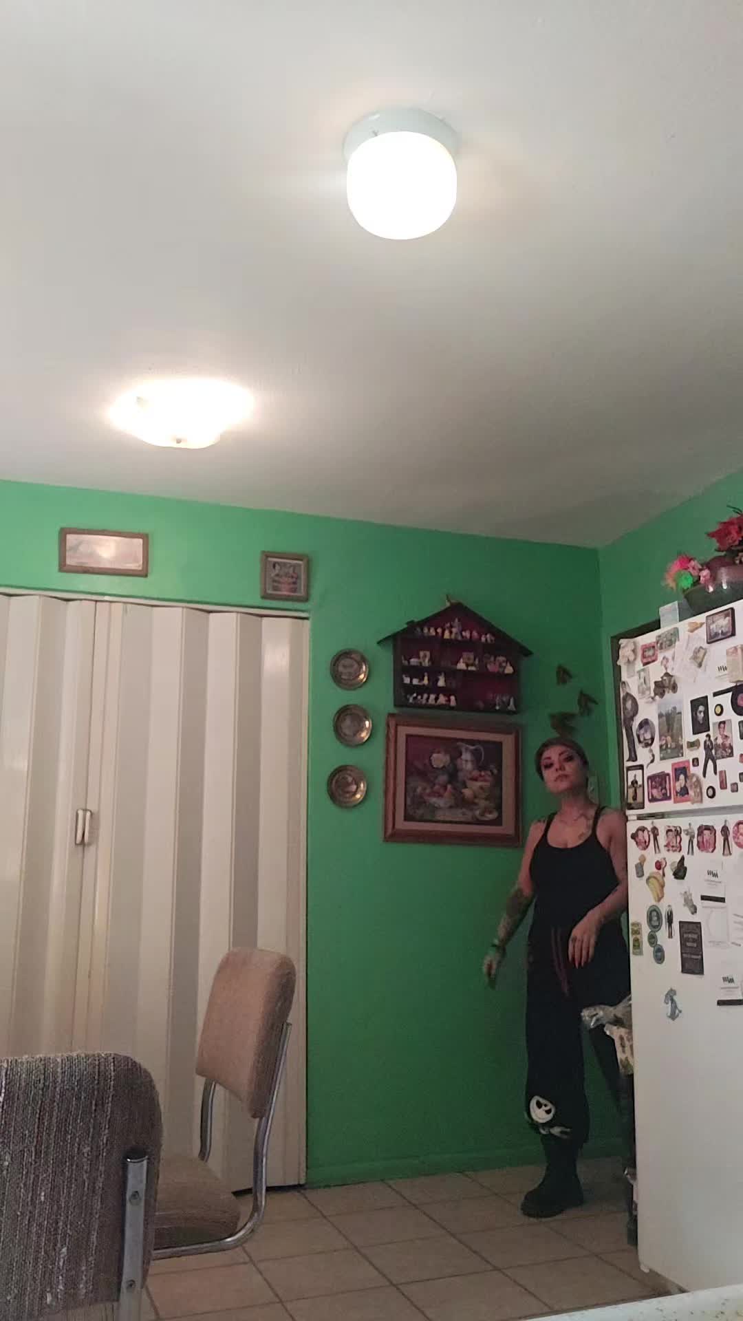 @mj
