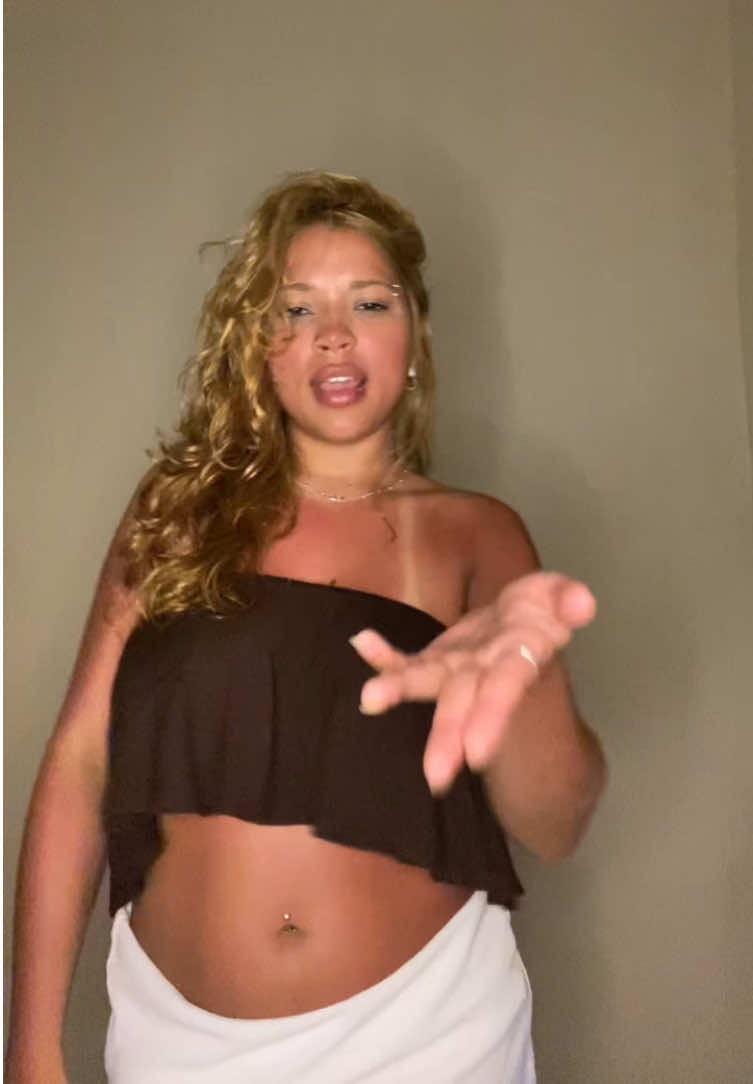 @mchelynz