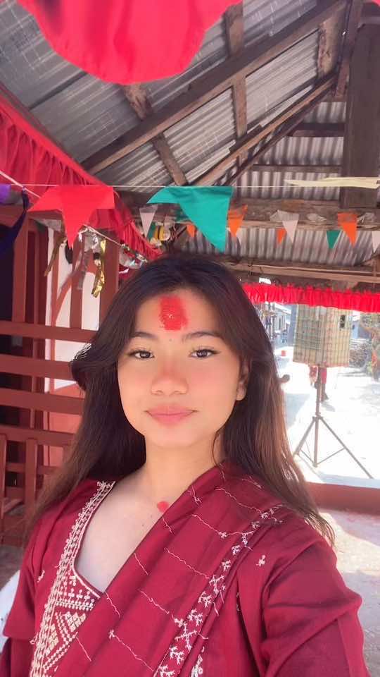@Gurungni honi feri🩷❤️