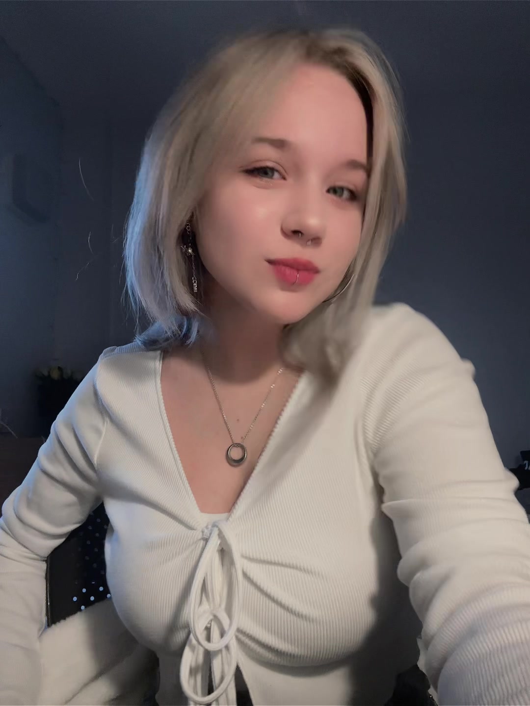 @aweiloria