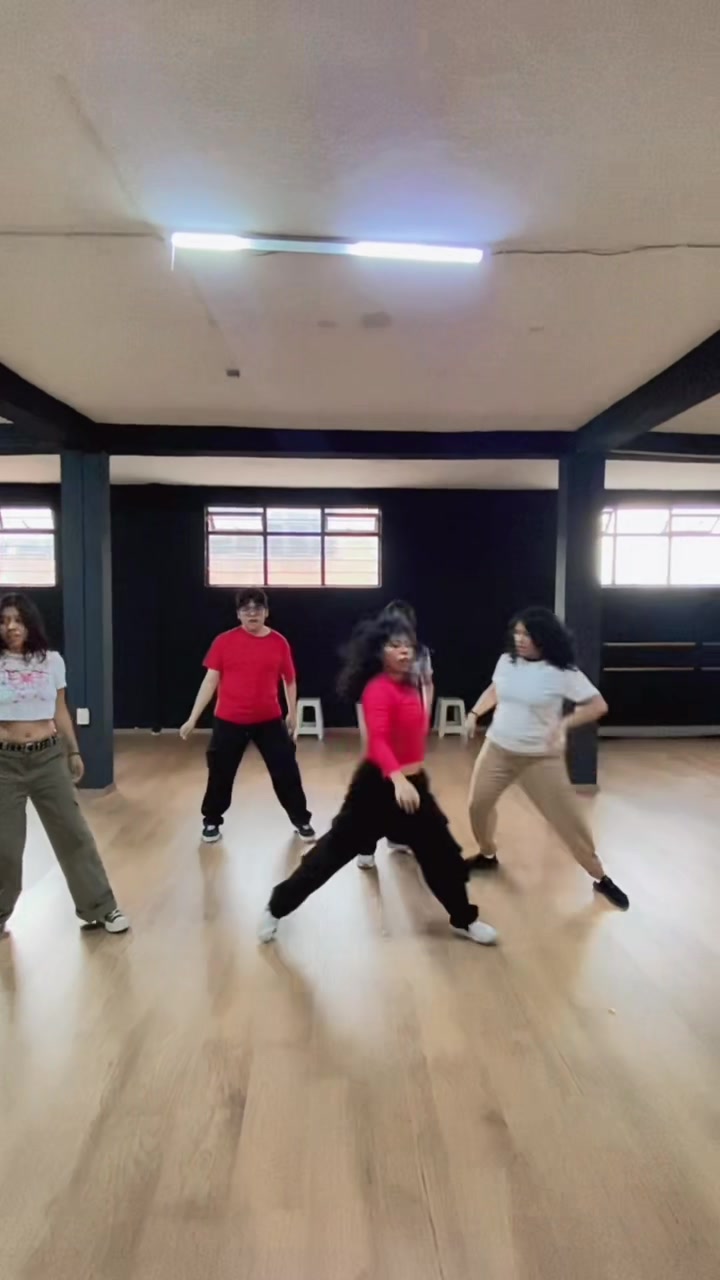 @Main Dance Crew