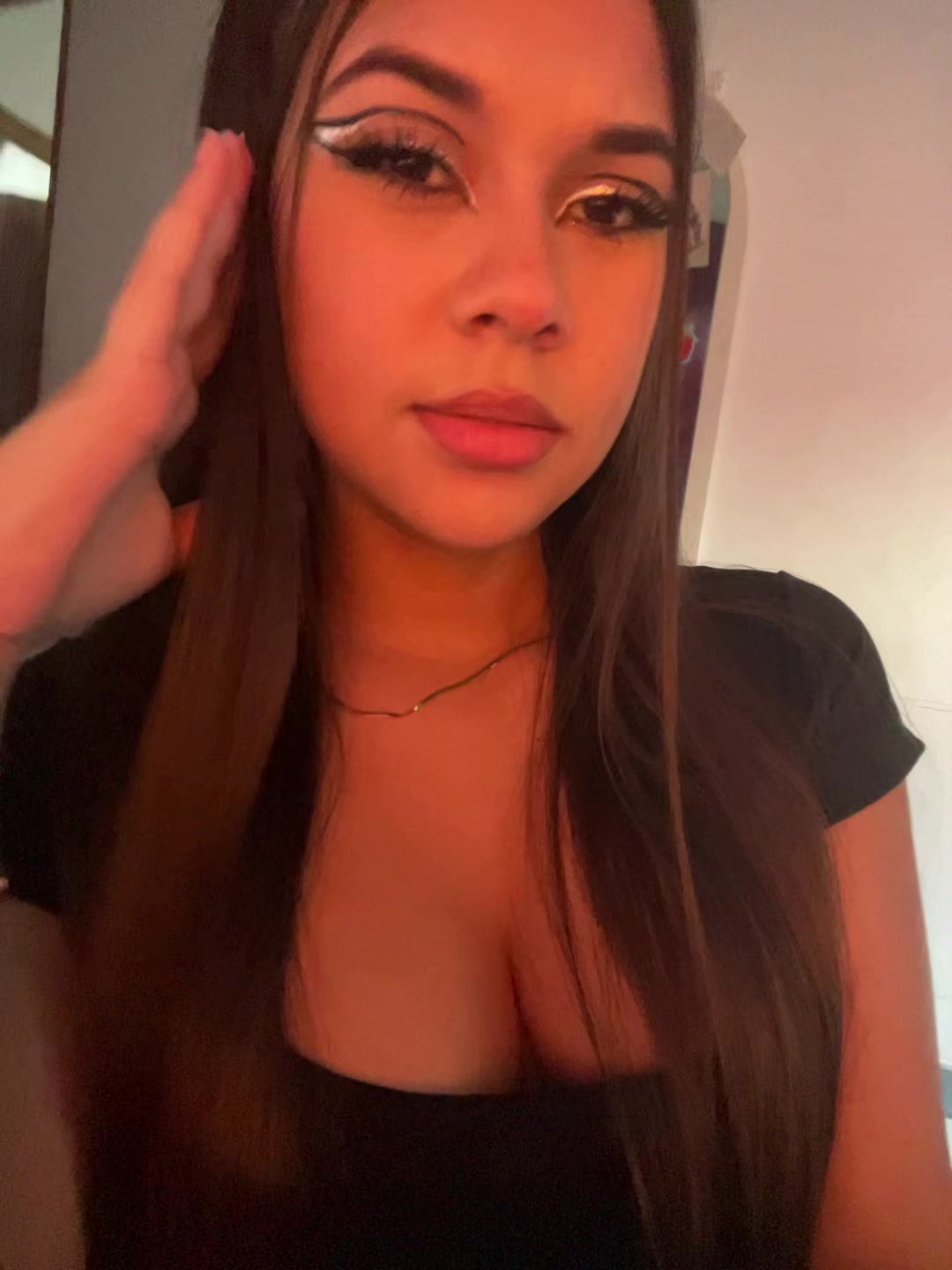 @𝐄𝐦𝐦𝐚