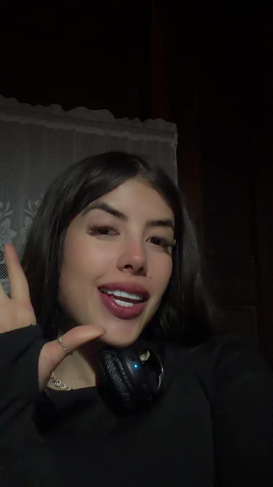 @Lo